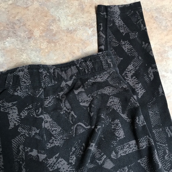 Nike LEG A SEE snake print leggings 841037-211 - Picture 2 of 15